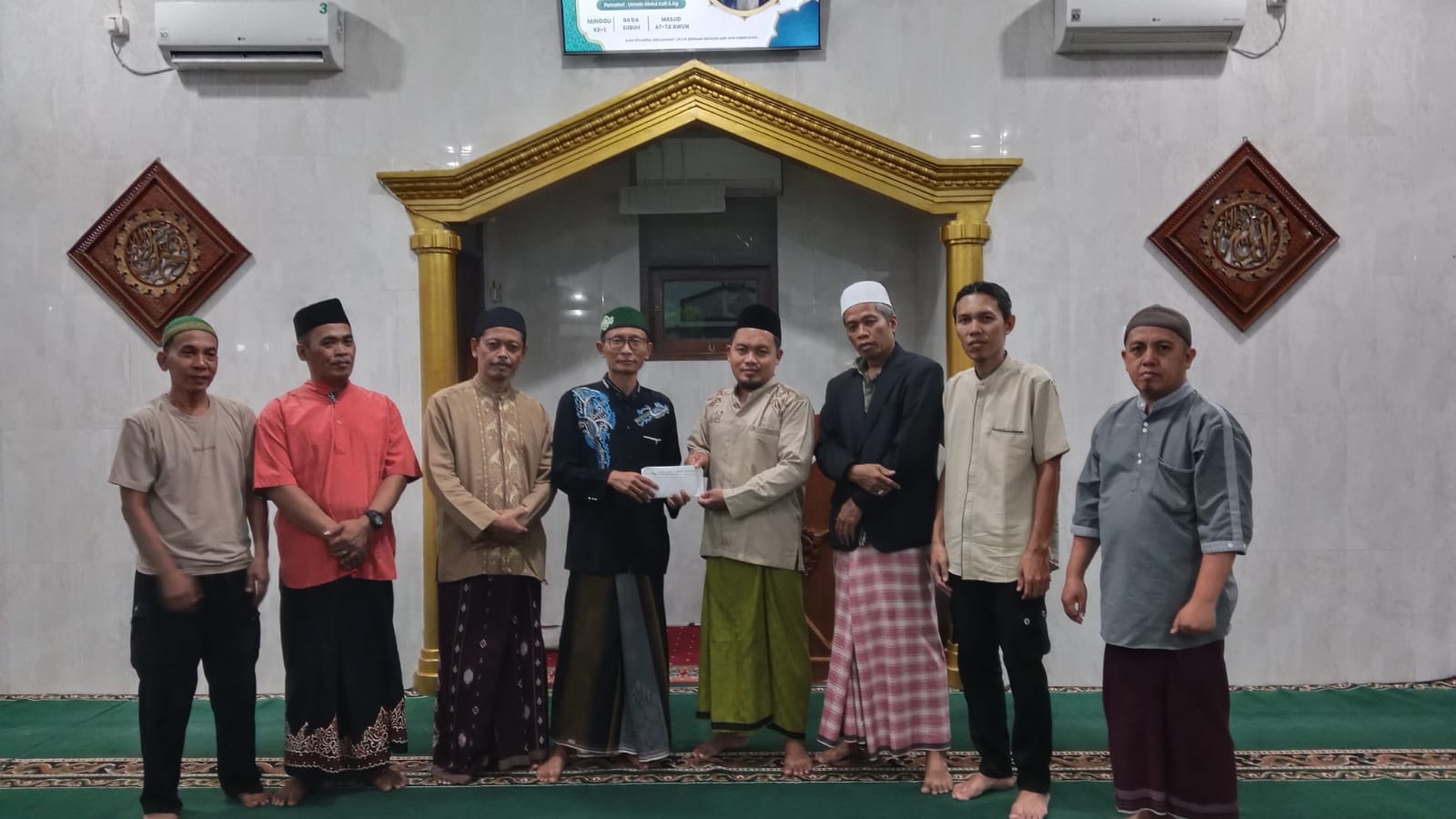 Penyerahan Bantuan Dana dari FDKM untuk Pembangunan Masjid At Ta’awun Green Savana